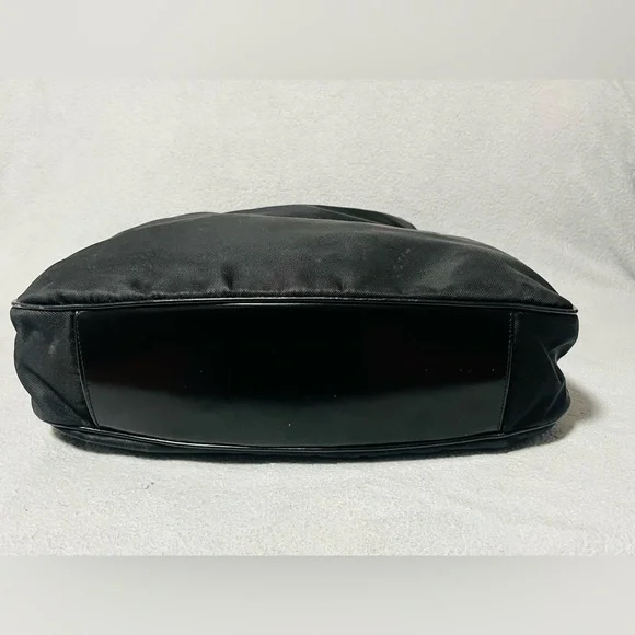 Gucci Bamboo Nylon/ Patented Leather Shoulder Bag - Picture 12 of 15